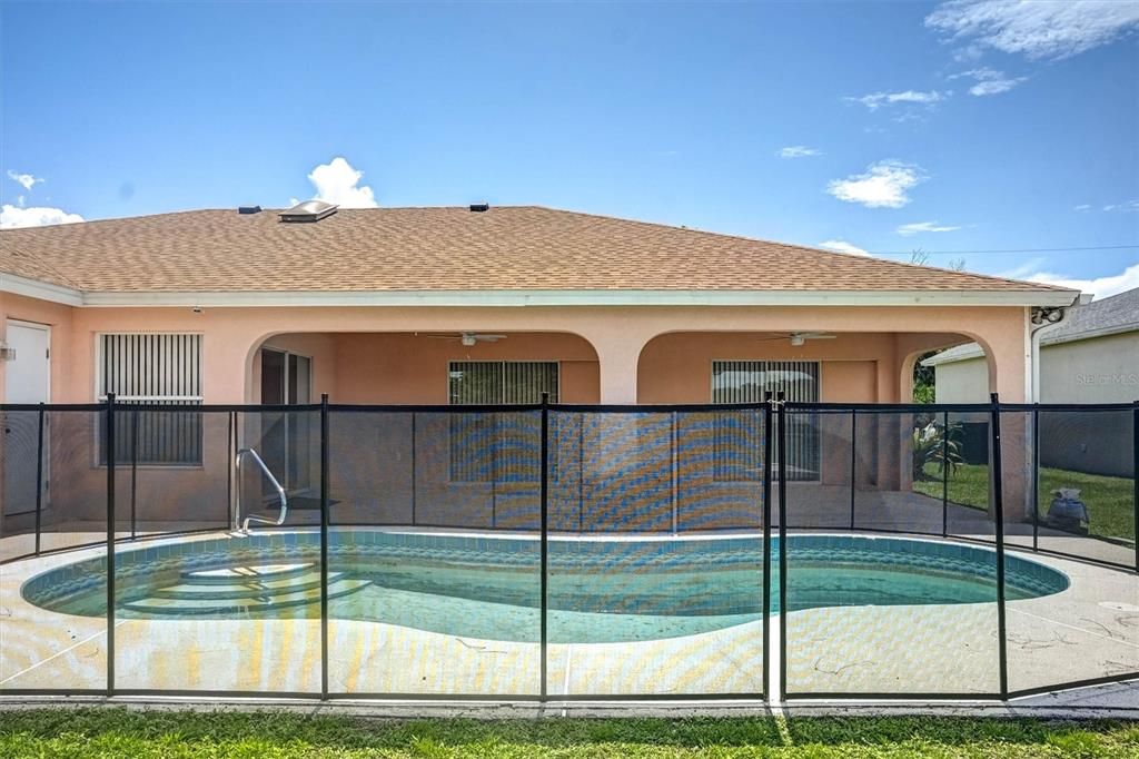 For Sale: $399,000 (4 beds, 2 baths, 2493 Square Feet)