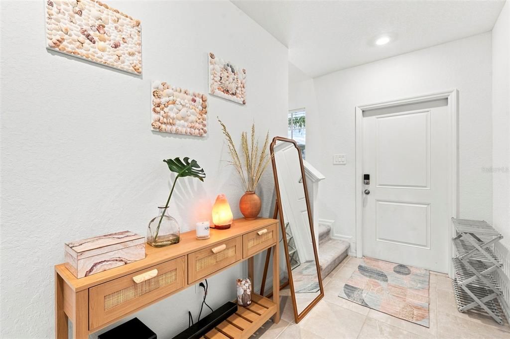 For Sale: $433,300 (5 beds, 2 baths, 2214 Square Feet)