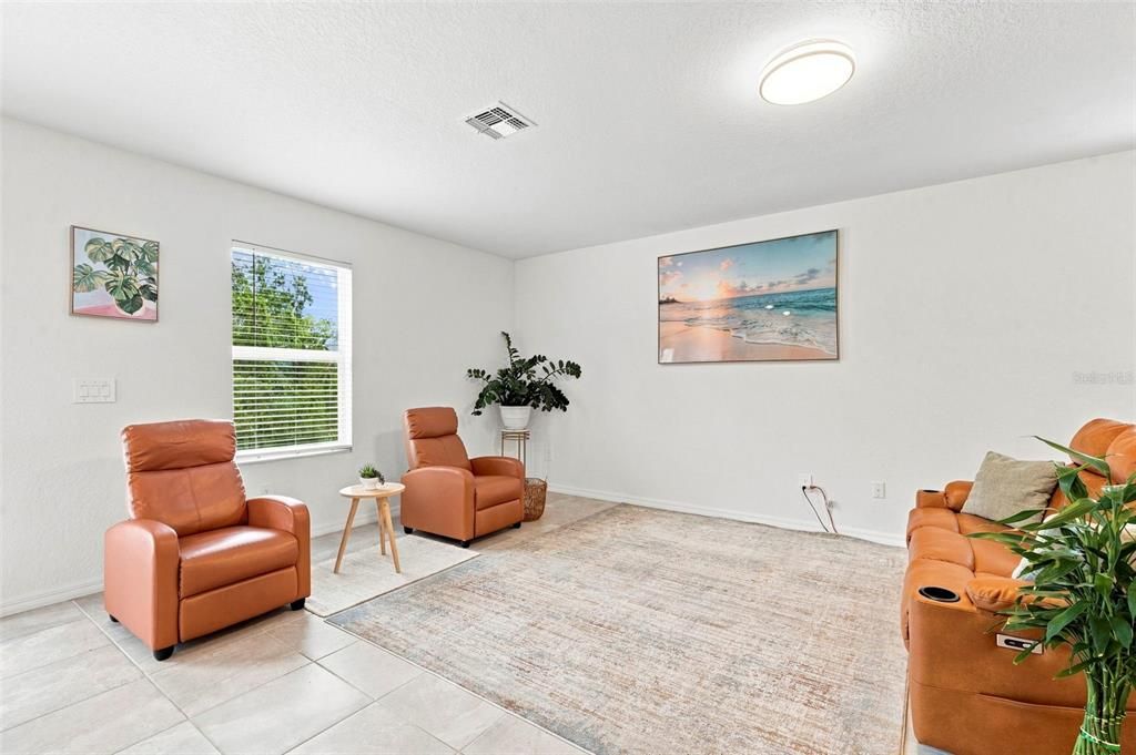 For Sale: $433,300 (5 beds, 2 baths, 2214 Square Feet)