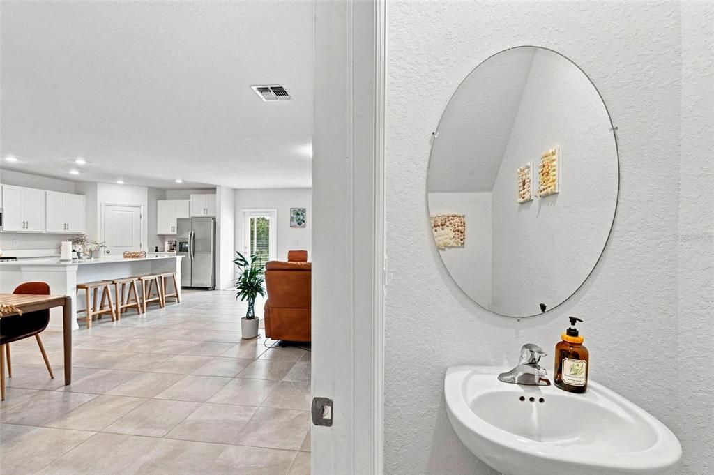 For Sale: $433,300 (5 beds, 2 baths, 2214 Square Feet)