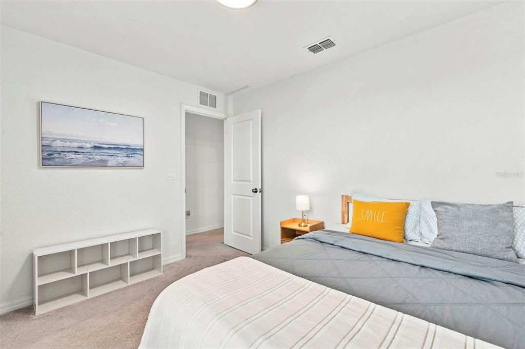 For Sale: $433,300 (5 beds, 2 baths, 2214 Square Feet)