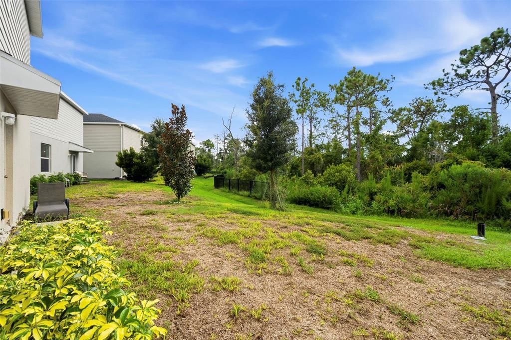 For Sale: $433,300 (5 beds, 2 baths, 2214 Square Feet)