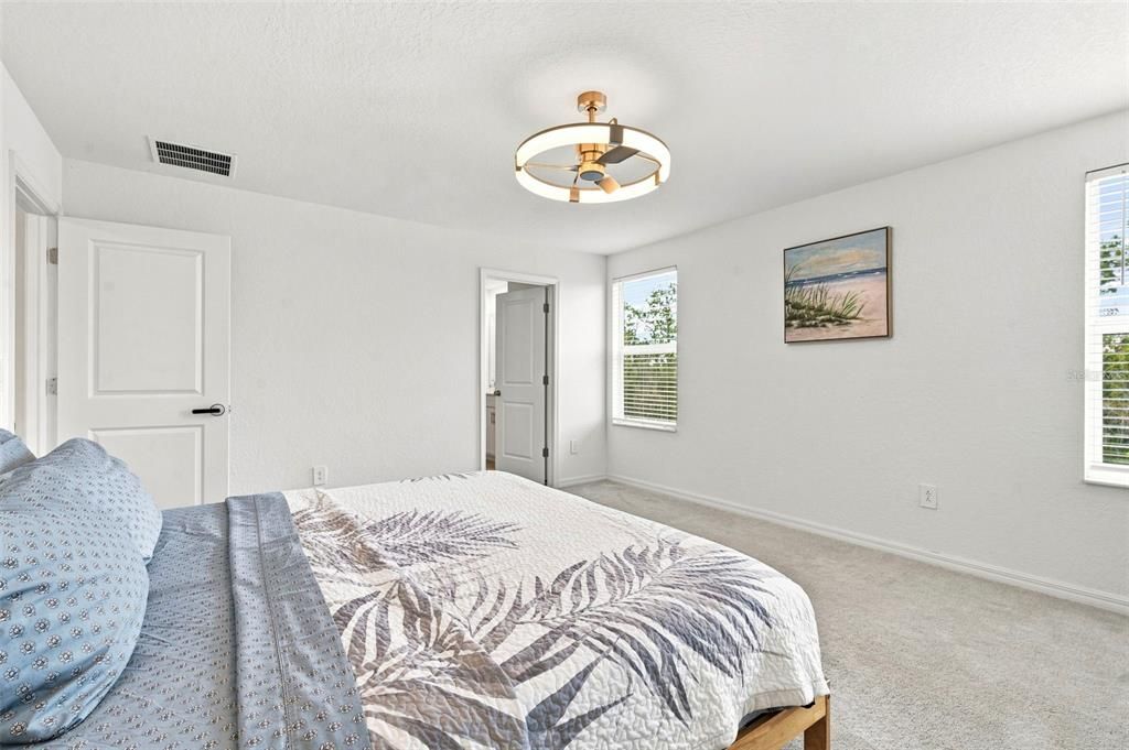 For Sale: $433,300 (5 beds, 2 baths, 2214 Square Feet)