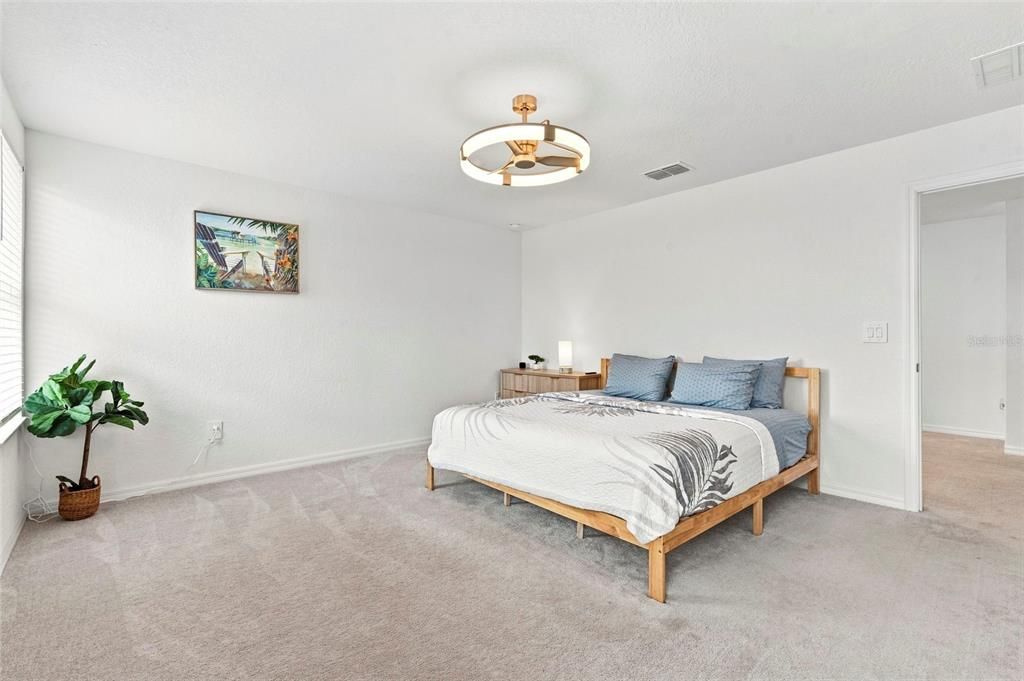 For Sale: $433,300 (5 beds, 2 baths, 2214 Square Feet)