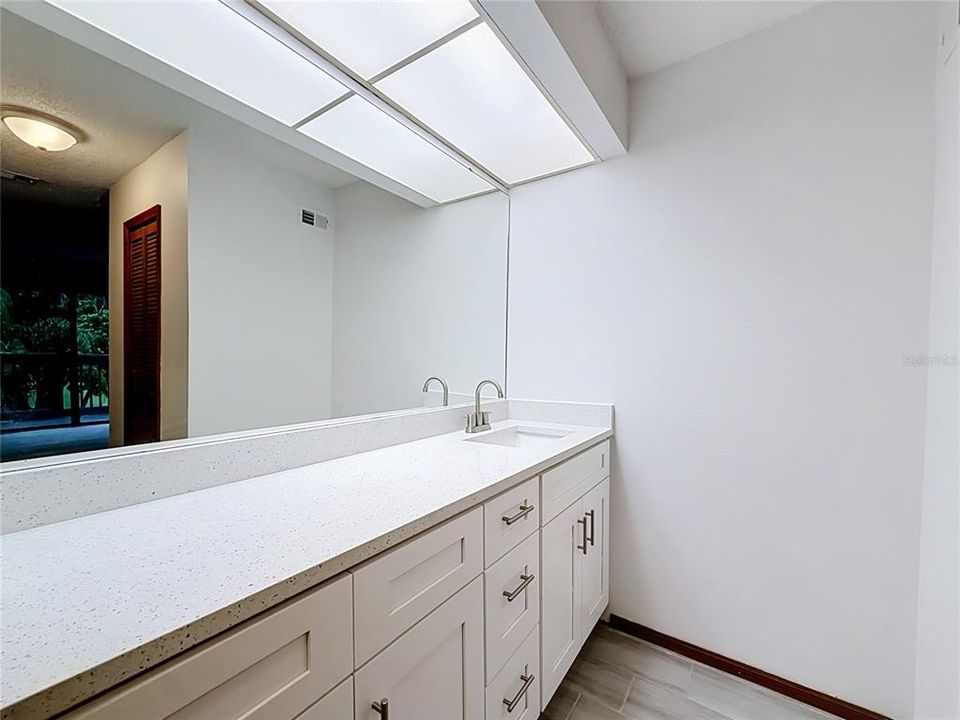 На продажу: $374,900 (3 спален, 3 ванн, 1583 Квадратных фут)
