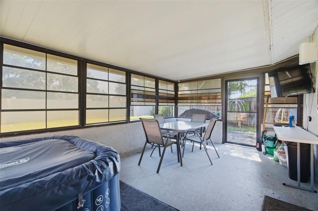 For Sale: $359,000 (3 beds, 2 baths, 1461 Square Feet)