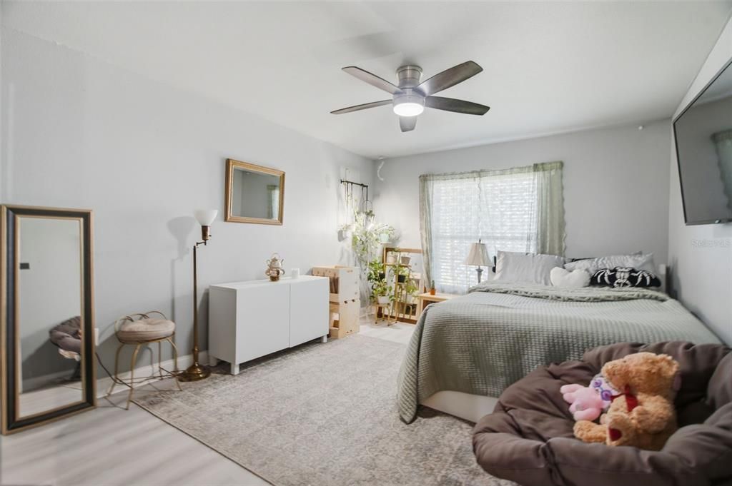 For Sale: $359,000 (3 beds, 2 baths, 1461 Square Feet)