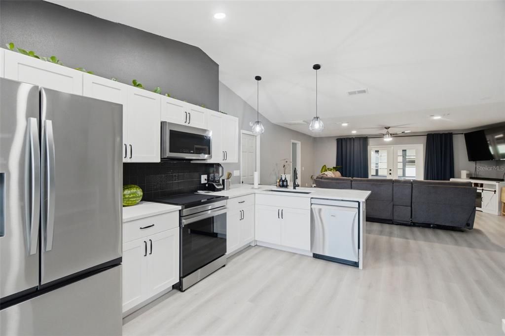 For Sale: $359,000 (3 beds, 2 baths, 1461 Square Feet)