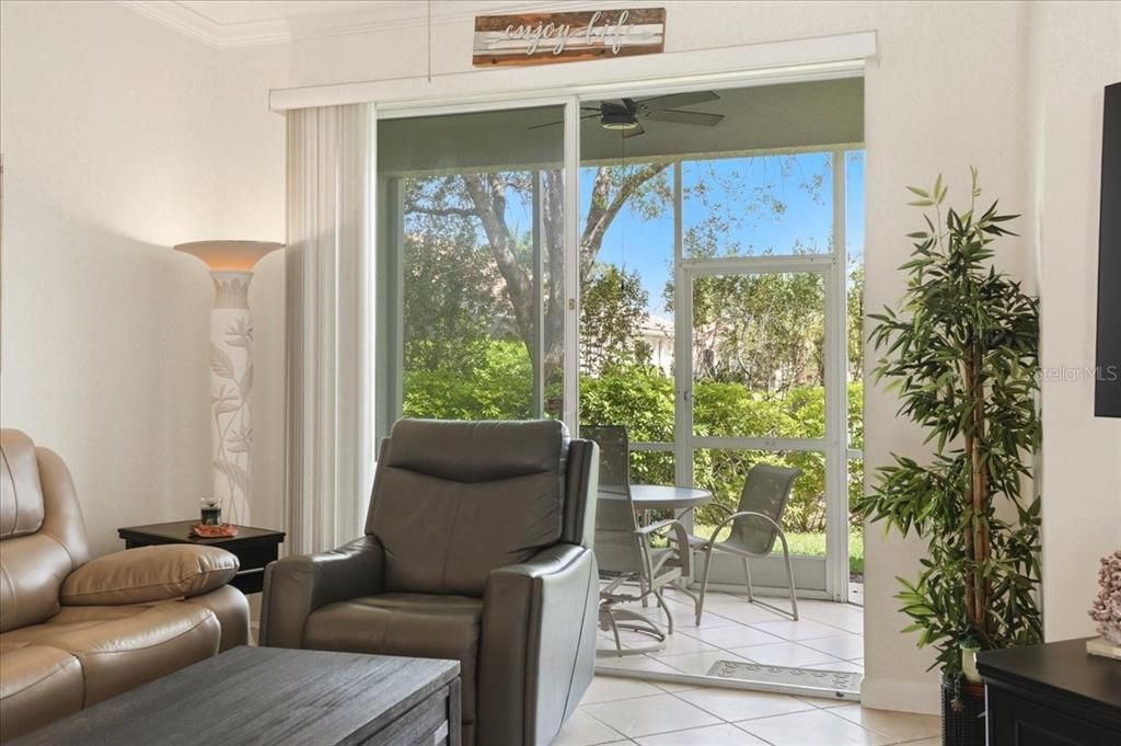 For Sale: $234,000 (3 beds, 2 baths, 1249 Square Feet)