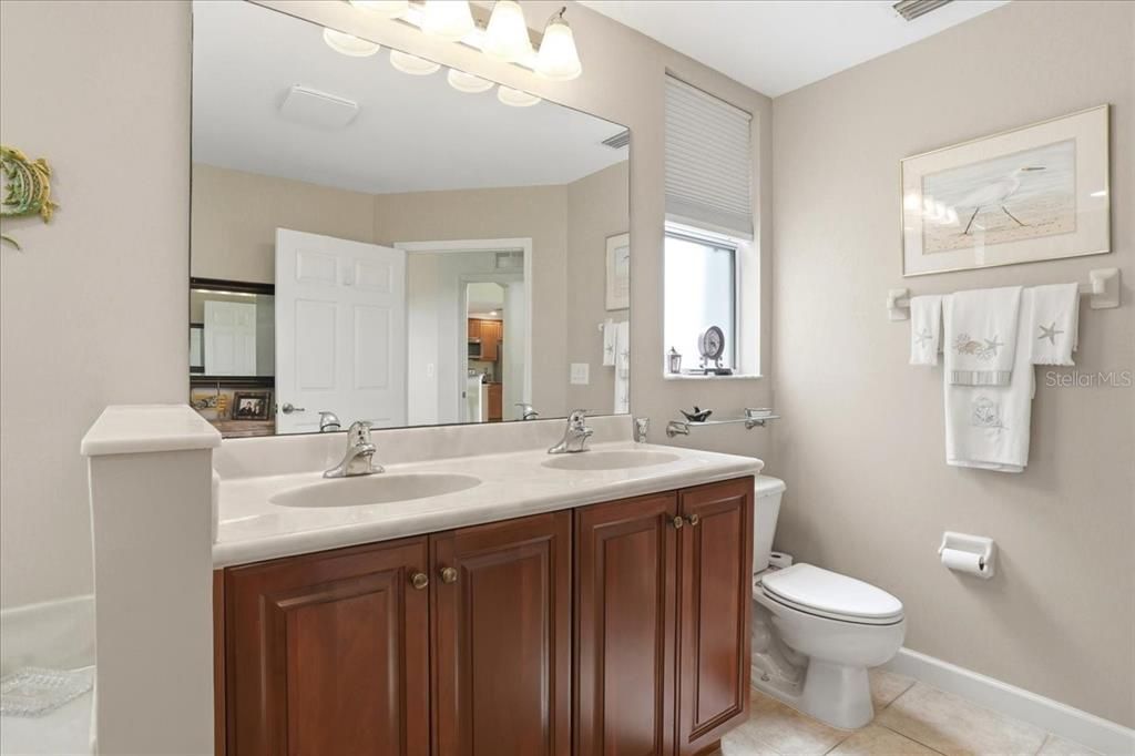 For Sale: $234,000 (3 beds, 2 baths, 1249 Square Feet)