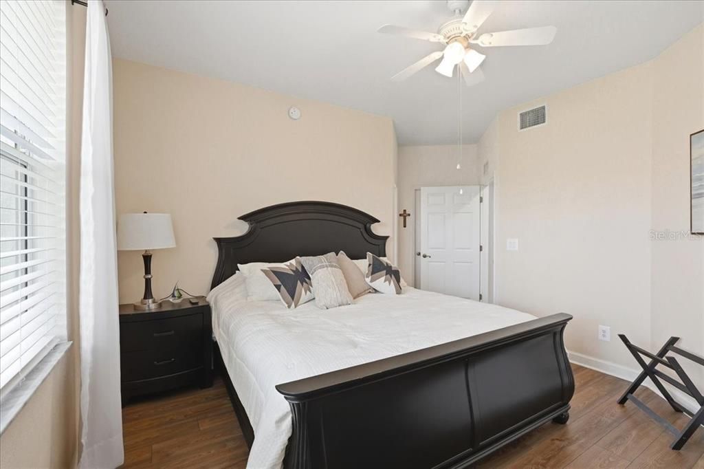 For Sale: $234,000 (3 beds, 2 baths, 1249 Square Feet)