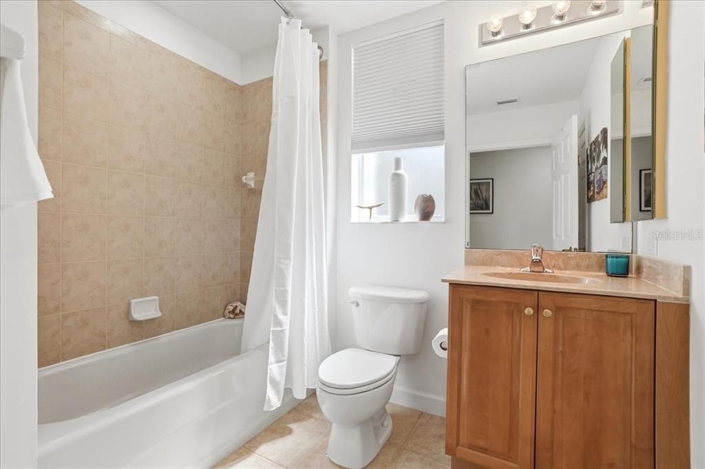 For Sale: $234,000 (3 beds, 2 baths, 1249 Square Feet)