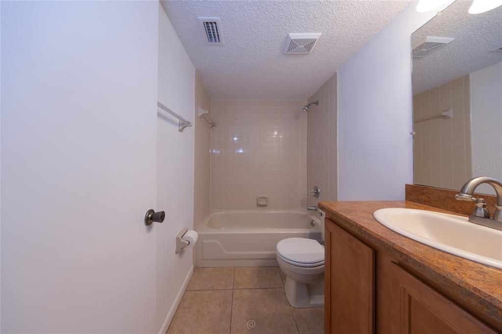 For Sale: $235,000 (3 beds, 2 baths, 1338 Square Feet)