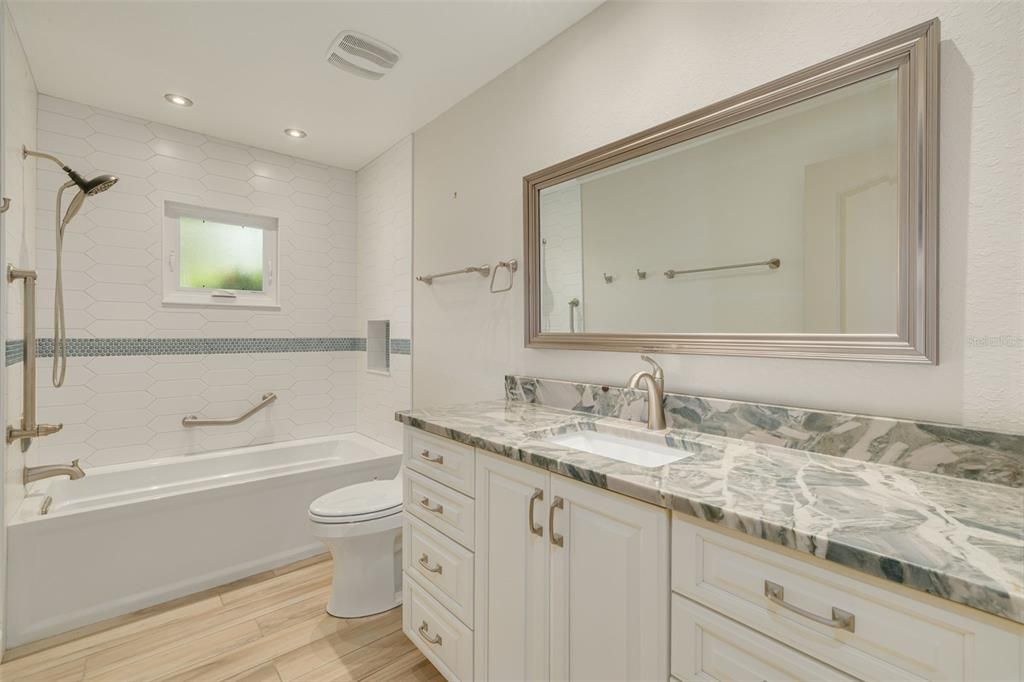 For Sale: $274,900 (2 beds, 2 baths, 1475 Square Feet)