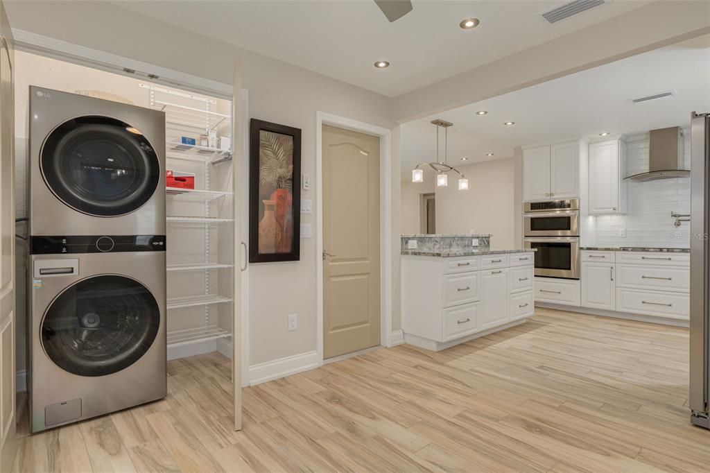 For Sale: $274,900 (2 beds, 2 baths, 1475 Square Feet)