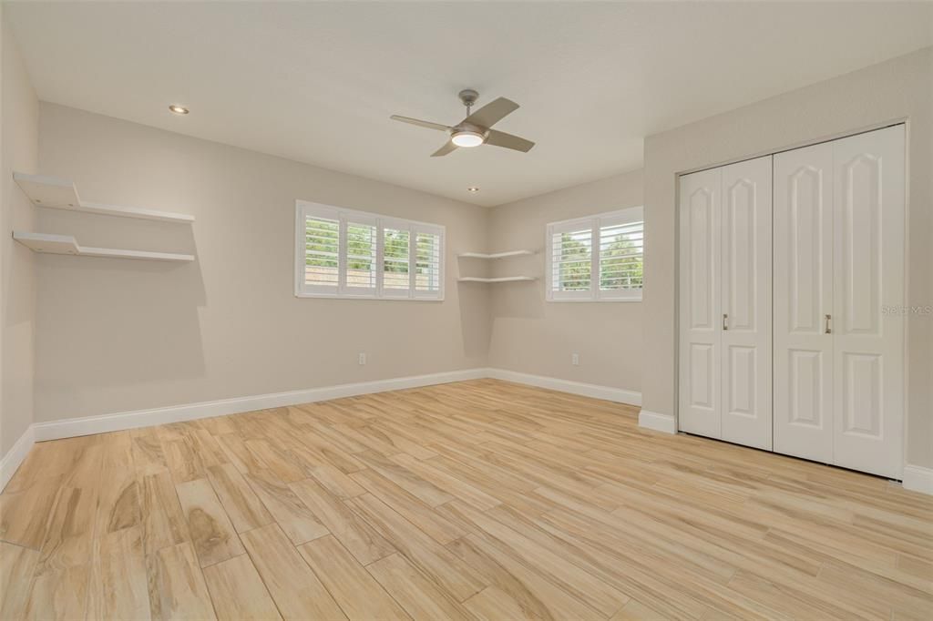 For Sale: $274,900 (2 beds, 2 baths, 1475 Square Feet)