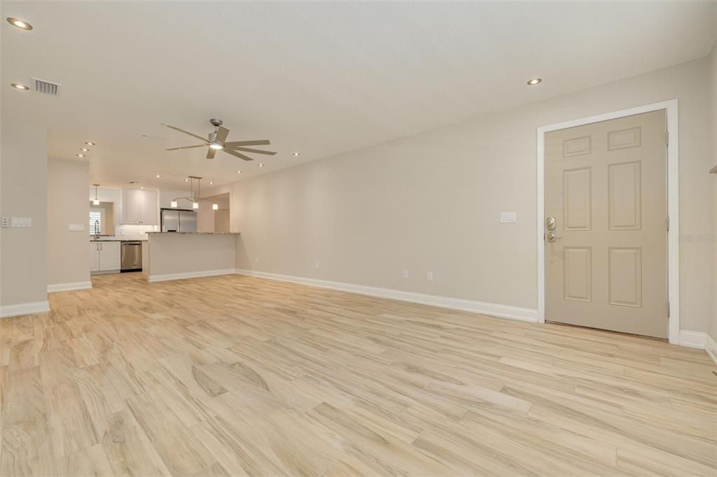 For Sale: $274,900 (2 beds, 2 baths, 1475 Square Feet)
