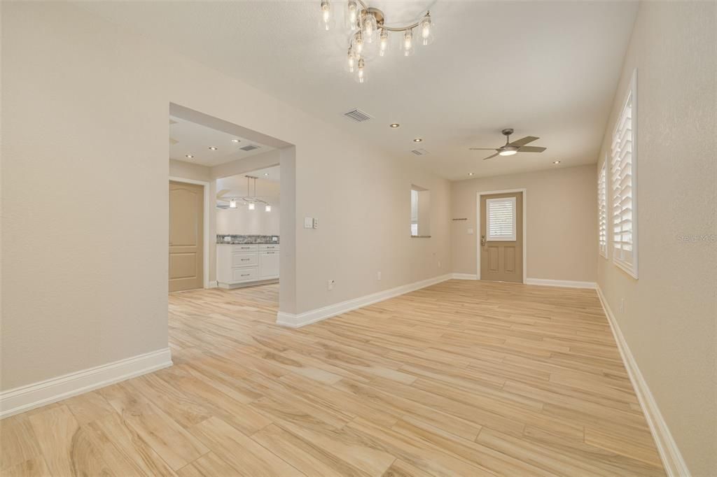 For Sale: $274,900 (2 beds, 2 baths, 1475 Square Feet)