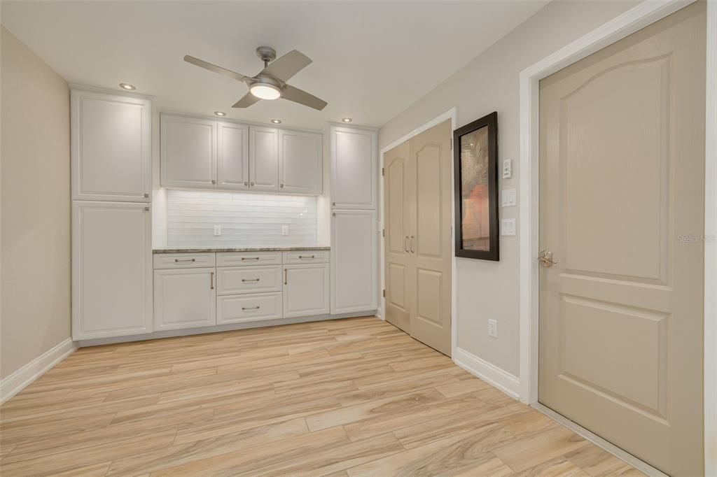 For Sale: $274,900 (2 beds, 2 baths, 1475 Square Feet)