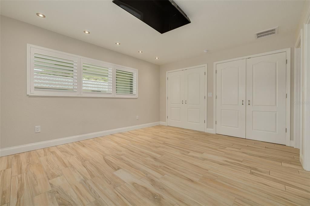For Sale: $274,900 (2 beds, 2 baths, 1475 Square Feet)
