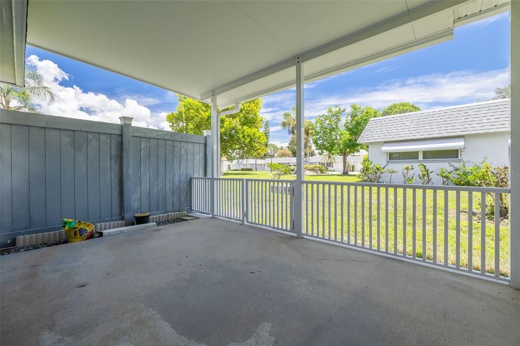 For Sale: $274,900 (2 beds, 2 baths, 1475 Square Feet)