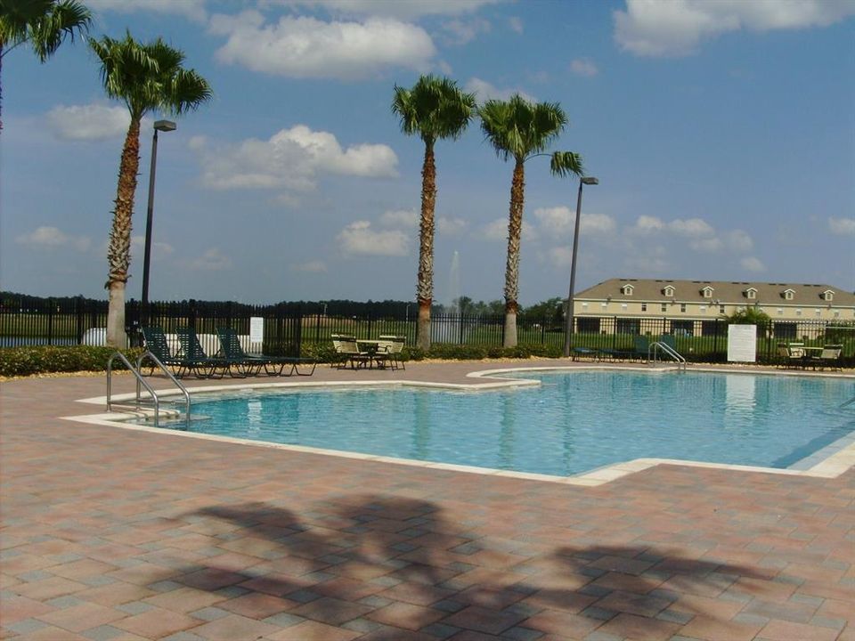 For Rent: $2,150 (3 beds, 2 baths, 1957 Square Feet)