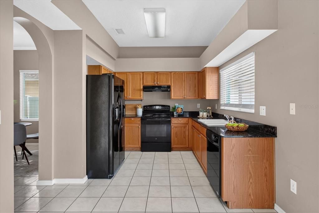En Venta: $390,000 (4 camas, 2 baños, 2190 Pies cuadrados)