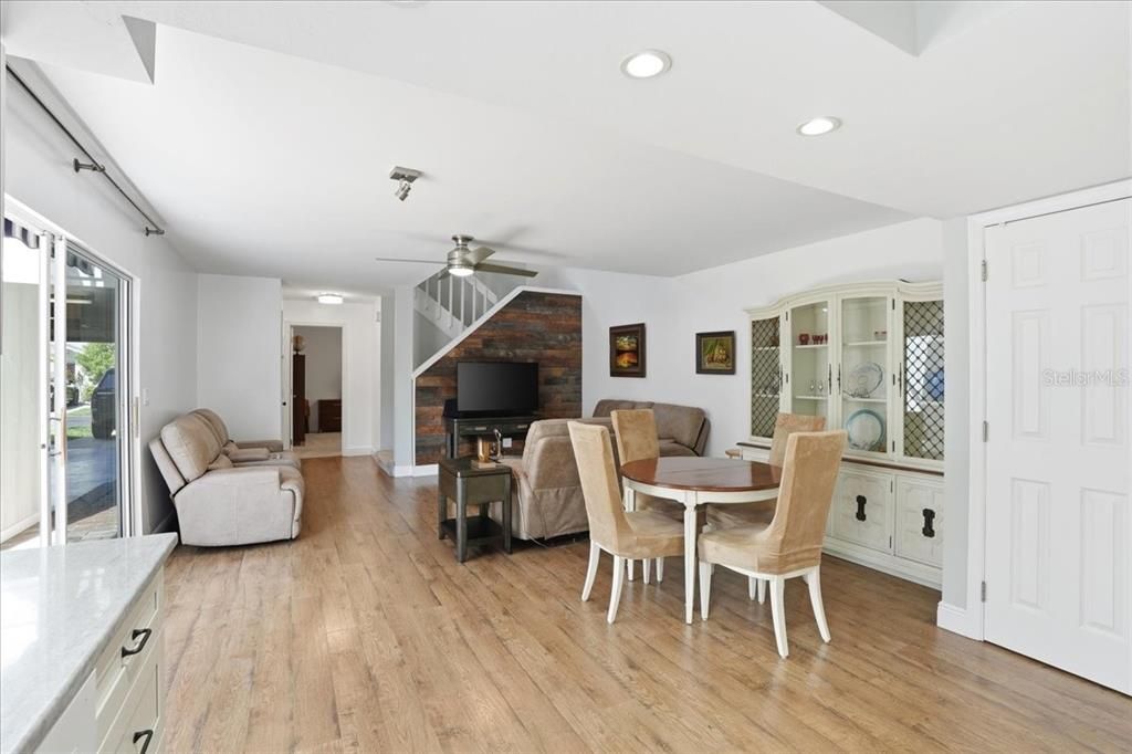 For Sale: $246,500 (3 beds, 2 baths, 1512 Square Feet)