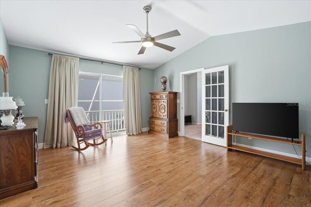 For Sale: $246,500 (3 beds, 2 baths, 1512 Square Feet)