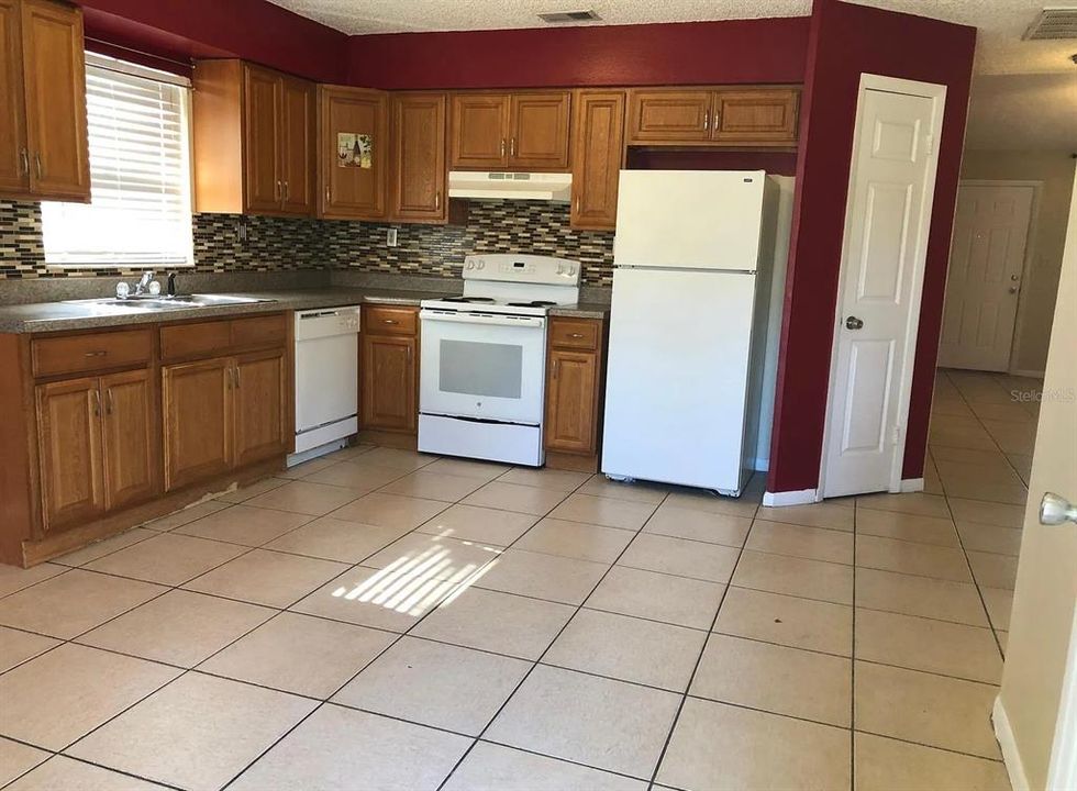 For Sale: $499,900 (4 beds, 0 baths, 1872 Square Feet)