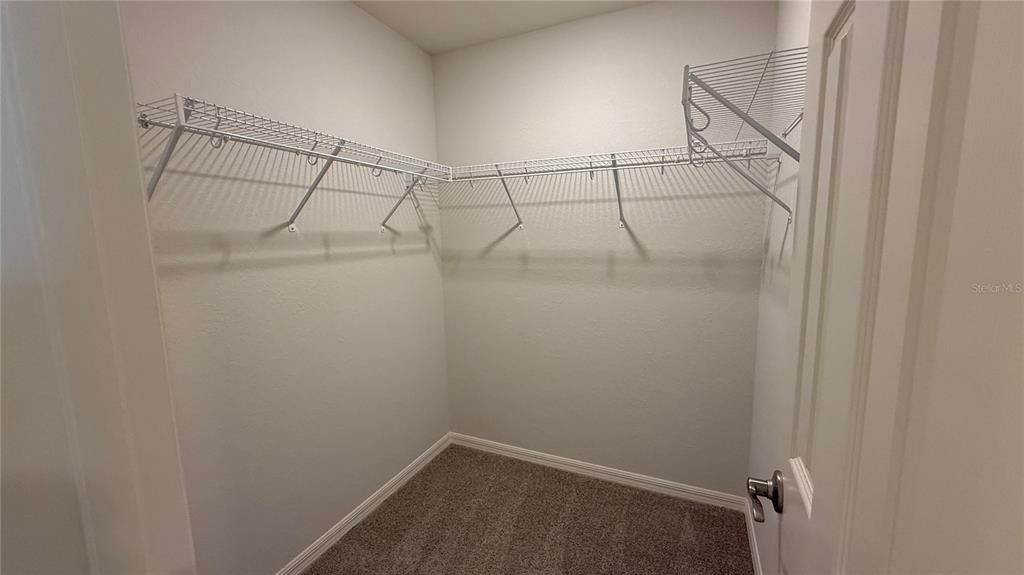For Rent: $2,250 (4 beds, 2 baths, 2074 Square Feet)
