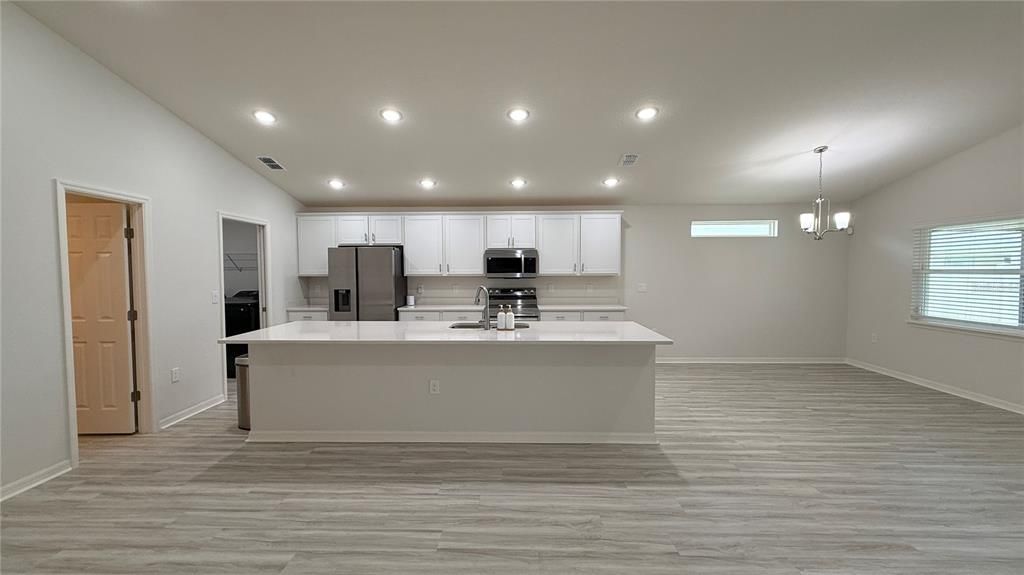 For Rent: $2,250 (4 beds, 2 baths, 2074 Square Feet)