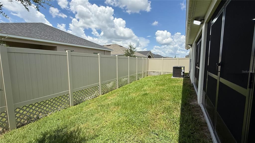 For Rent: $2,250 (4 beds, 2 baths, 2074 Square Feet)