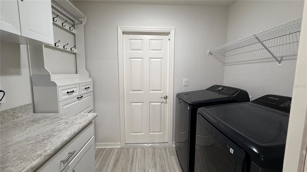 For Rent: $2,250 (4 beds, 2 baths, 2074 Square Feet)