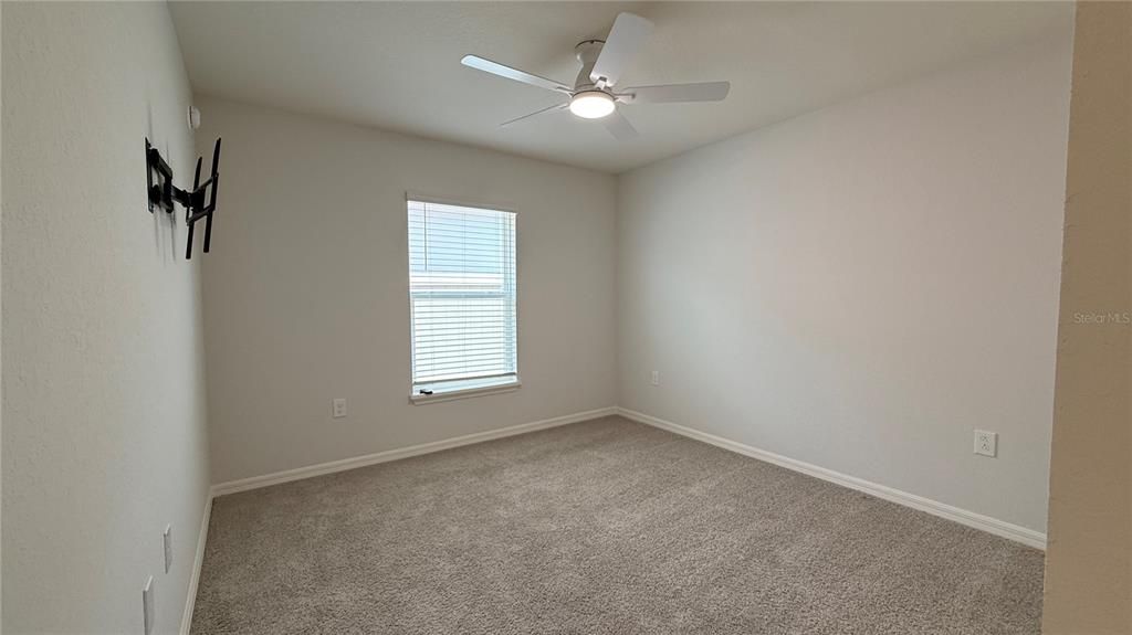 For Rent: $2,250 (4 beds, 2 baths, 2074 Square Feet)