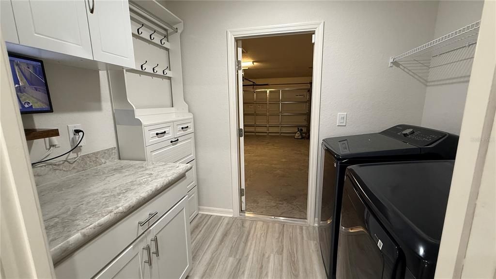 For Rent: $2,250 (4 beds, 2 baths, 2074 Square Feet)