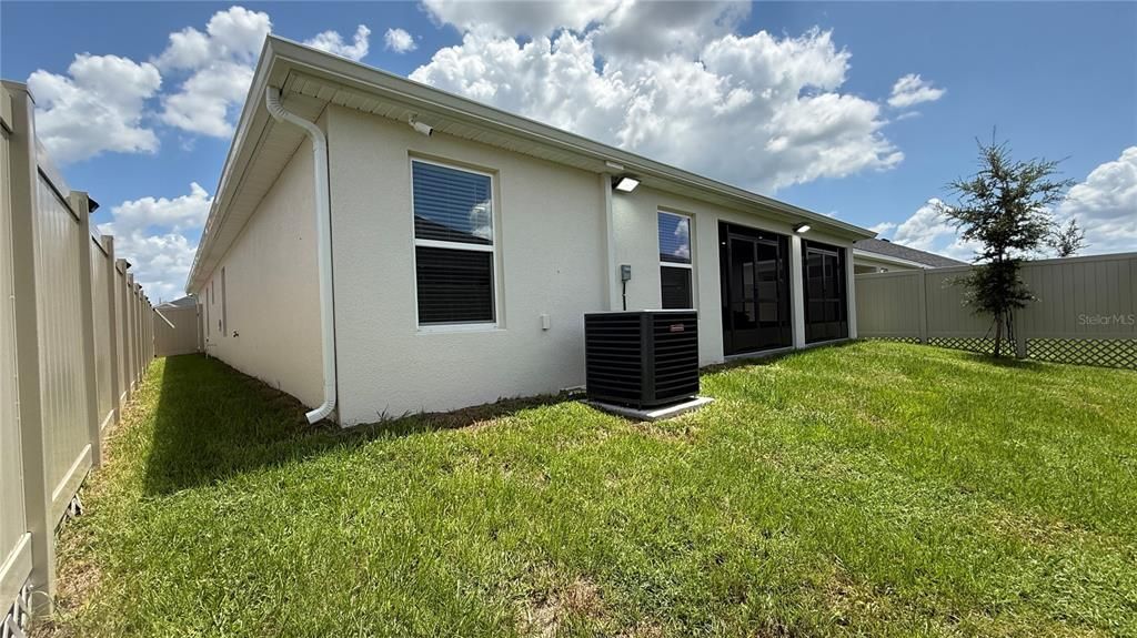 For Rent: $2,250 (4 beds, 2 baths, 2074 Square Feet)