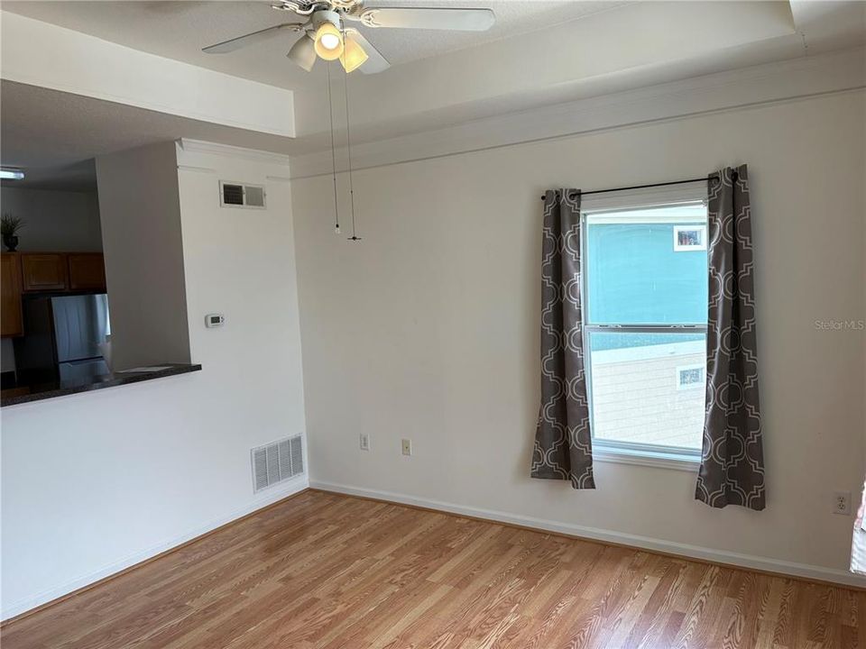 For Rent: $1,250 (1 beds, 1 baths, 794 Square Feet)