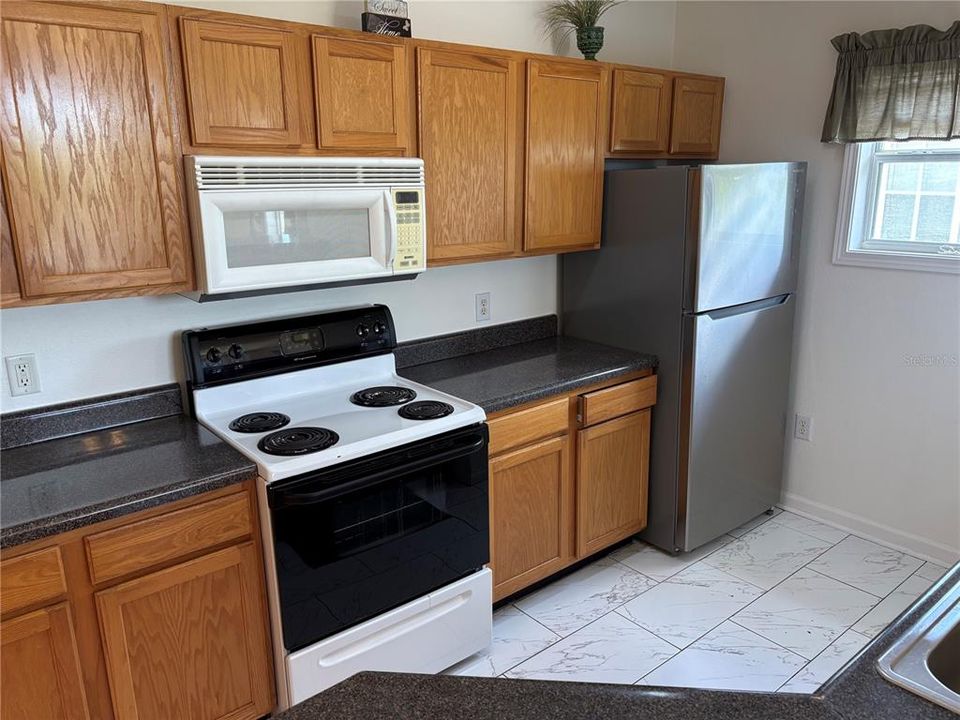 For Rent: $1,250 (1 beds, 1 baths, 794 Square Feet)
