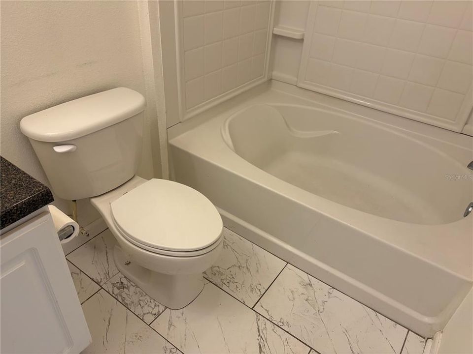 For Rent: $1,250 (1 beds, 1 baths, 794 Square Feet)