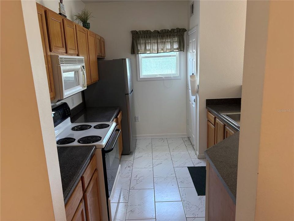 For Rent: $1,250 (1 beds, 1 baths, 794 Square Feet)