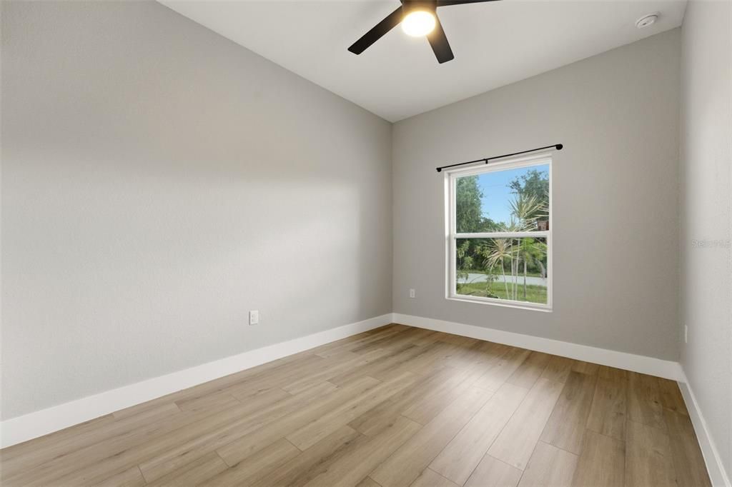 For Sale: $459,000 (6 beds, 0 baths, 2413 Square Feet)