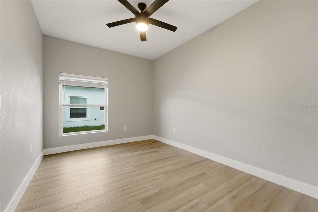 For Sale: $459,000 (6 beds, 0 baths, 2413 Square Feet)