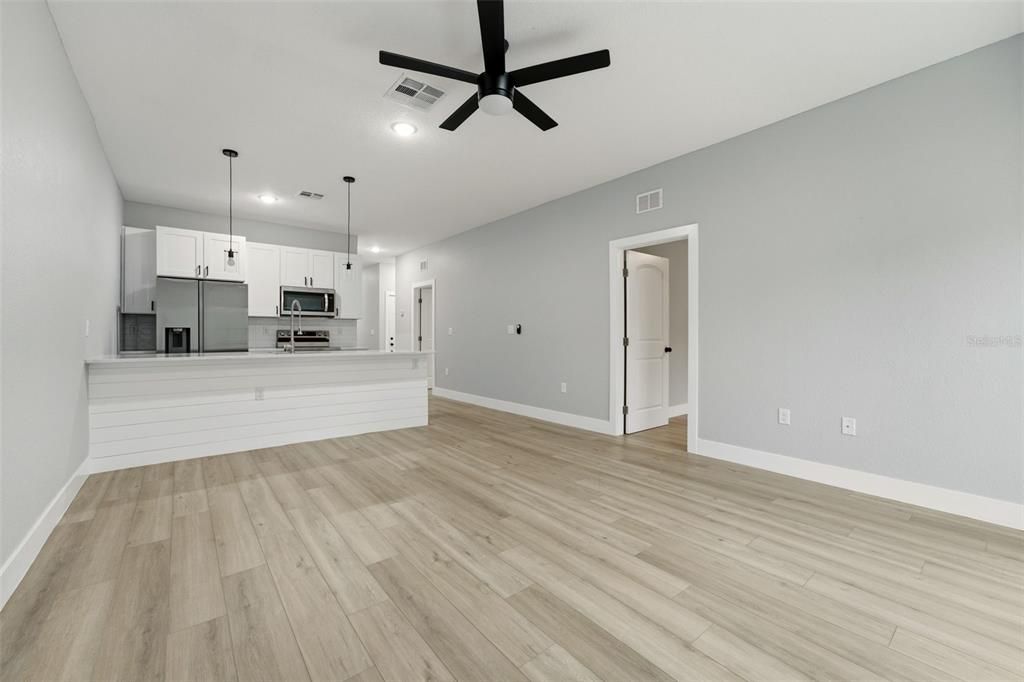 For Sale: $459,000 (6 beds, 0 baths, 2413 Square Feet)