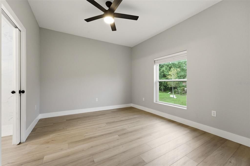 For Sale: $459,000 (6 beds, 0 baths, 2413 Square Feet)
