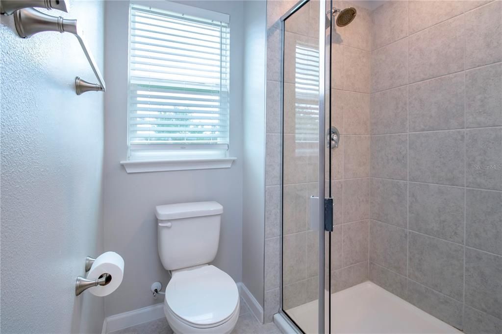 For Rent: $2,200 (3 beds, 2 baths, 1614 Square Feet)