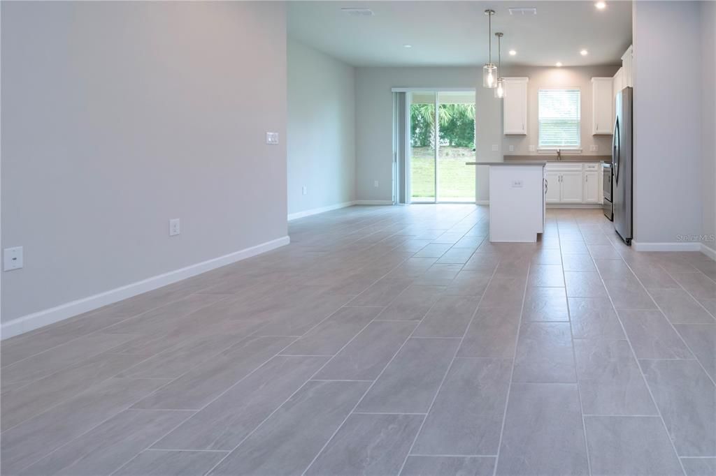 For Rent: $2,200 (3 beds, 2 baths, 1614 Square Feet)
