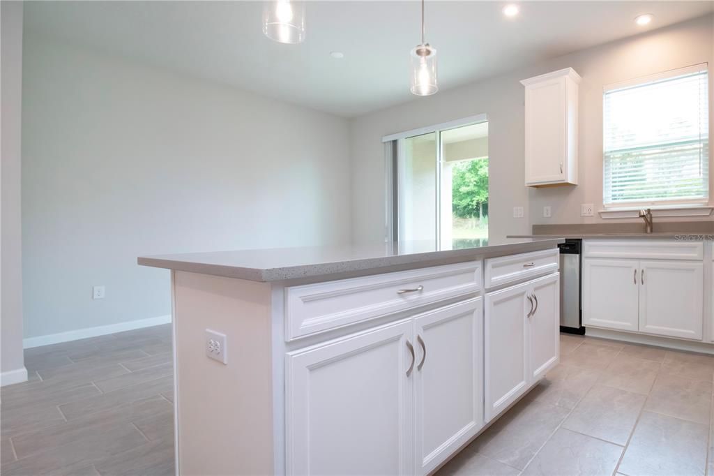 For Rent: $2,200 (3 beds, 2 baths, 1614 Square Feet)