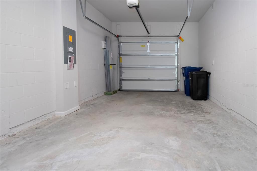 For Rent: $2,200 (3 beds, 2 baths, 1614 Square Feet)
