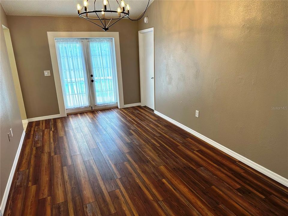 En Venta: $400,000 (4 camas, 2 baños, 1605 Pies cuadrados)